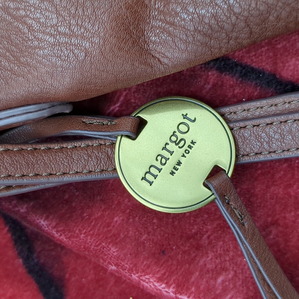 Margo leather crossbody - Picture 9 of 10